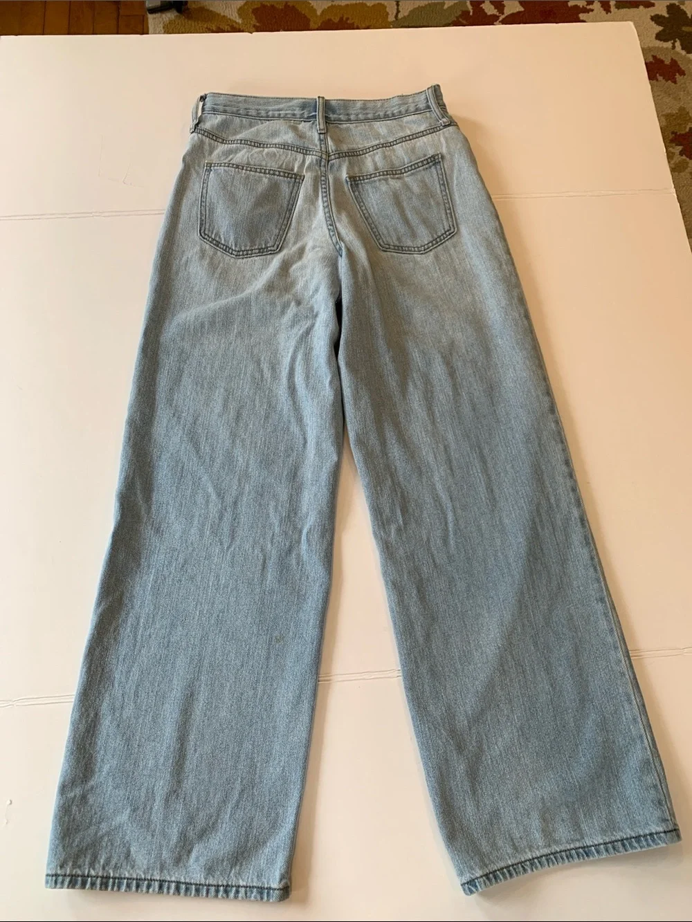Universal Thread Women’s Size 4 / 27 Relaxed Fit Wide Leg 100% Cotton Jeans